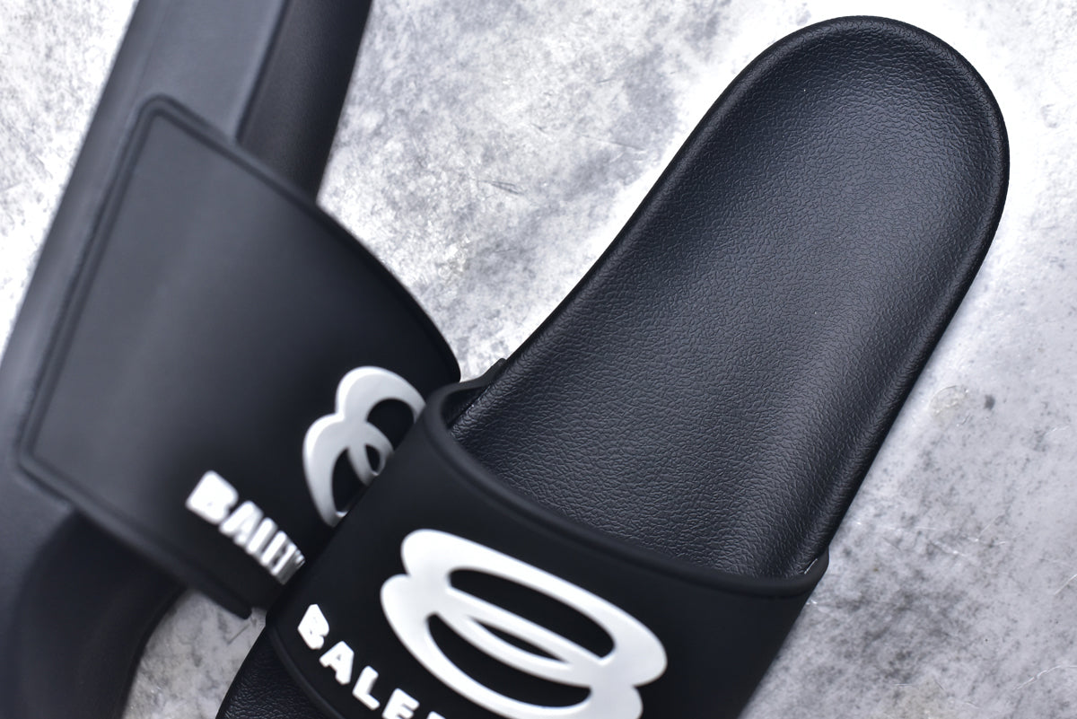 Balenciaga Sunday Slide '689031W1SA6'