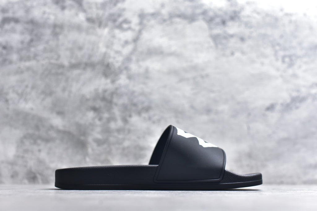 Balenciaga Pool Slide '689030W1SA2'