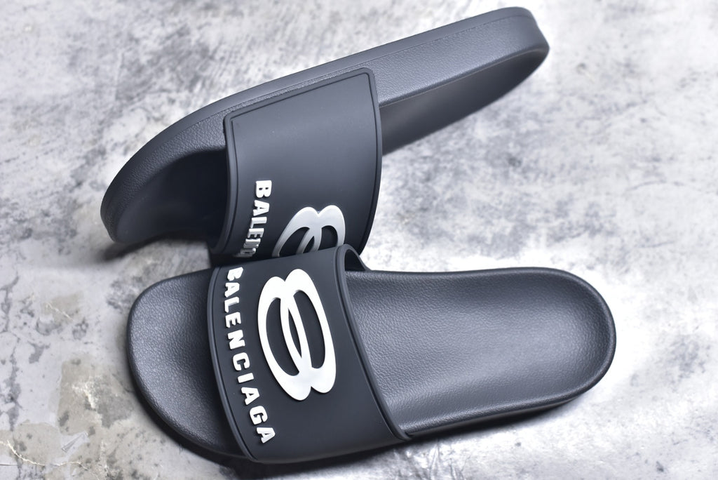 Balenciaga Sunday Slide '689031W1SA6'