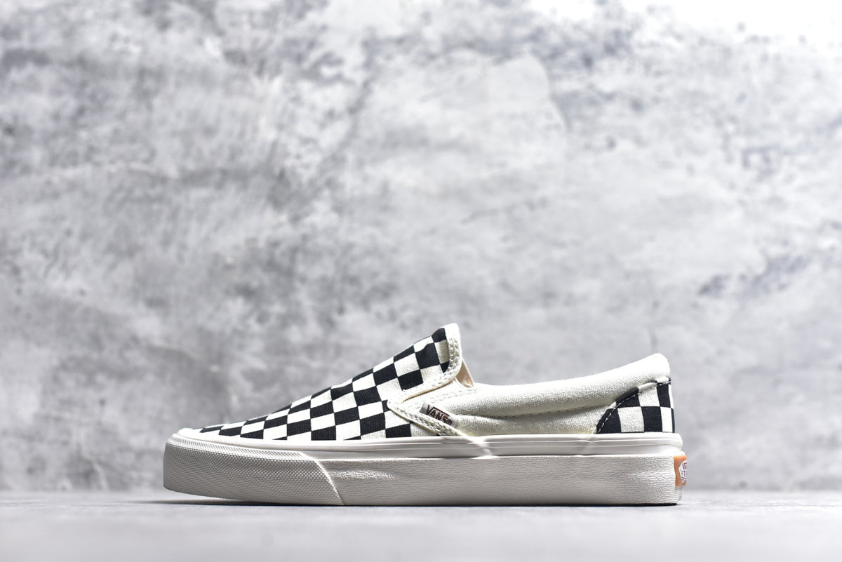 Vans Slip-On VR3 'Checkerboard/Black-True White' VN0007NC1KP