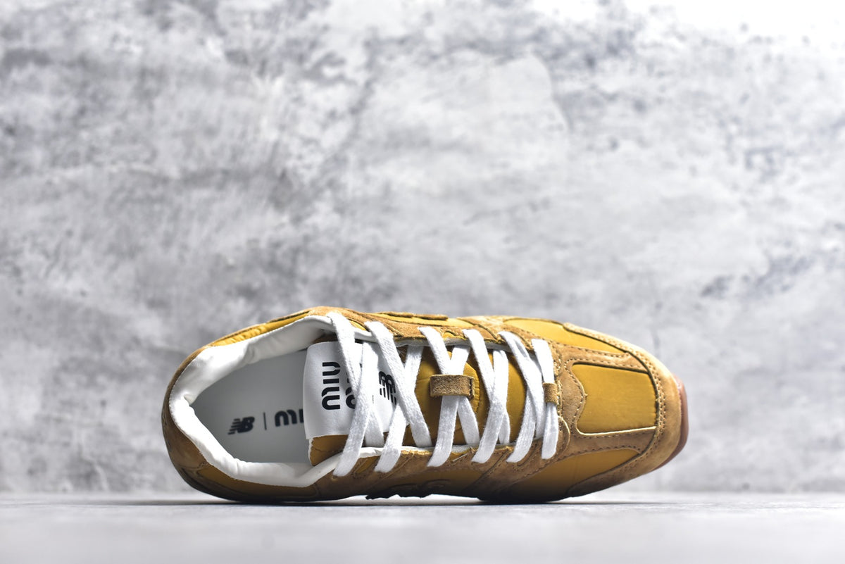 Miu Miu × New Balance Running Shoe '5E165E_D7R_F0044_F_BD05'