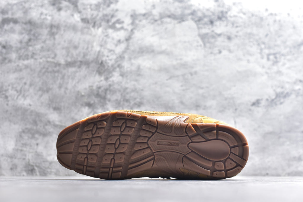 Miu Miu × New Balance Running Shoe '5E165E_D7R_F0044_F_BD05'