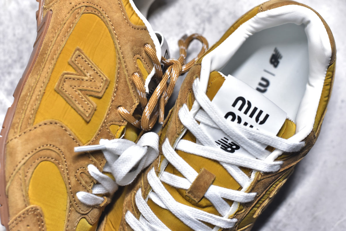 Miu Miu × New Balance Running Shoe '5E165E_D7R_F0044_F_BD05'
