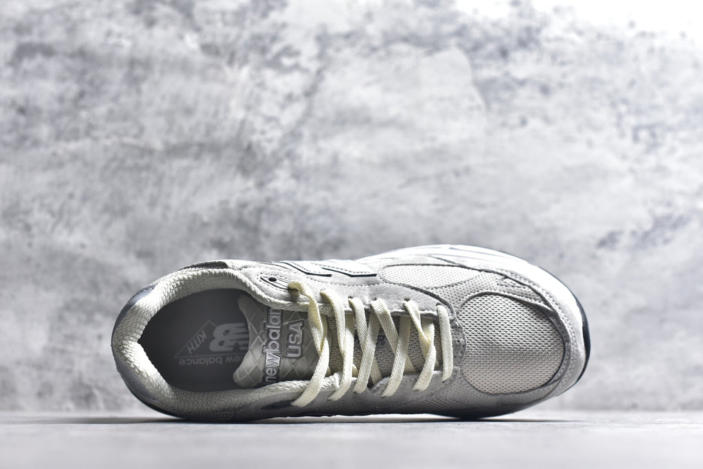 Kith × New Balance 990v3 'Grey/White' — U990KT3