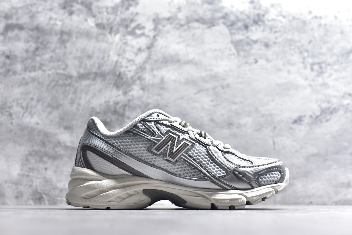 New Balance 740 Retro Dad Sneaker — U740MU2