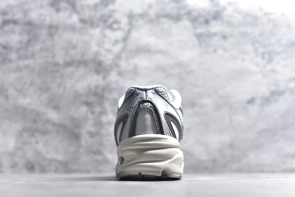 New Balance 740 Retro Dad Sneaker — U740MU2