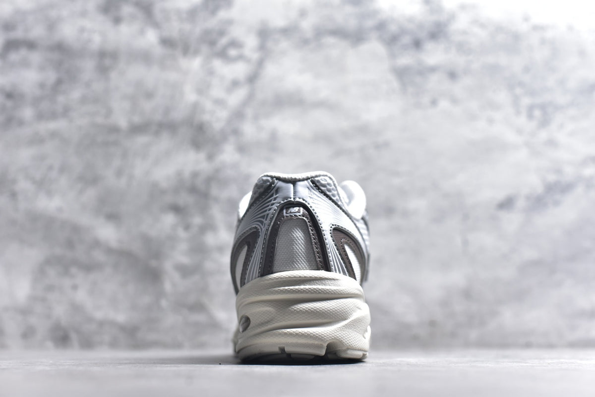 New Balance 740 Retro Dad Sneaker — U740MU2