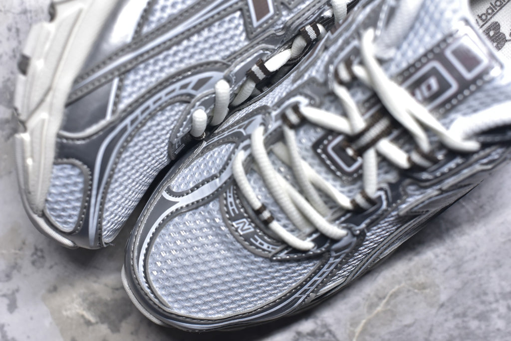 New Balance 740 Retro Dad Sneaker — U740MU2