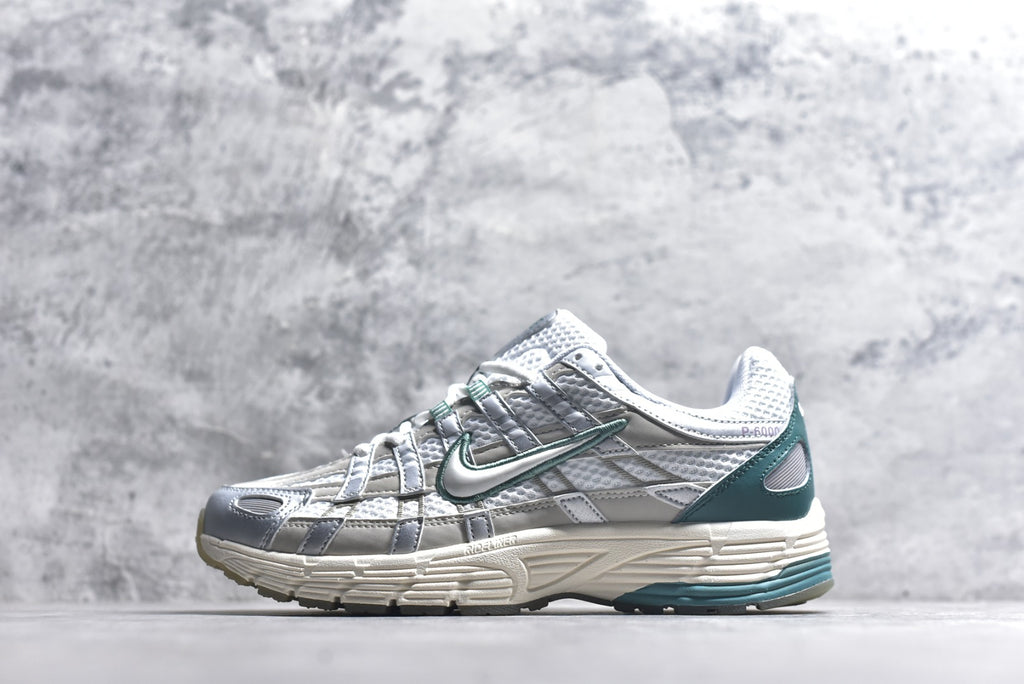 Nike Retro Low-Top Dad Running Sneaker HF4308-072