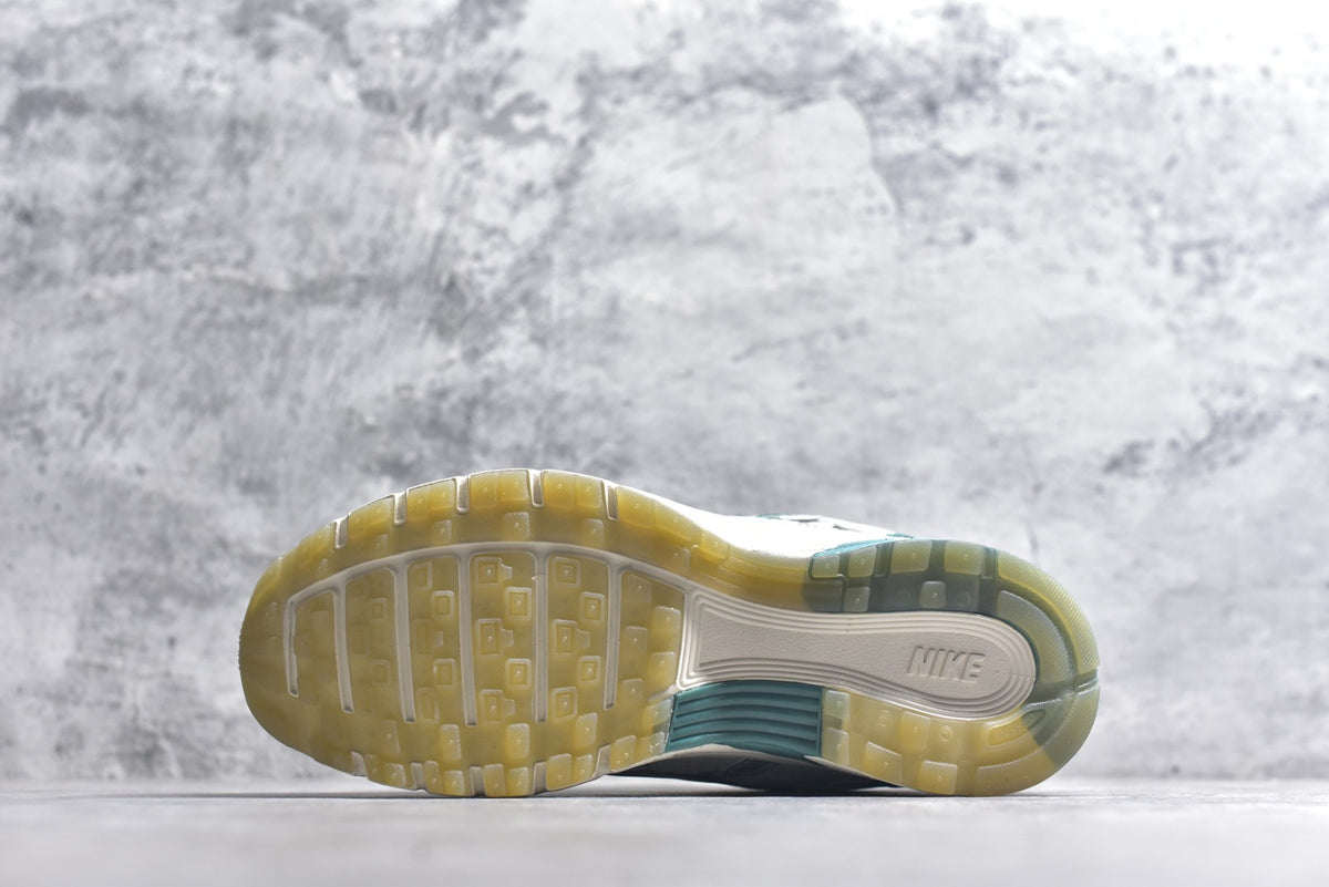 Nike Retro Low-Top Dad Running Sneaker HF4308-072