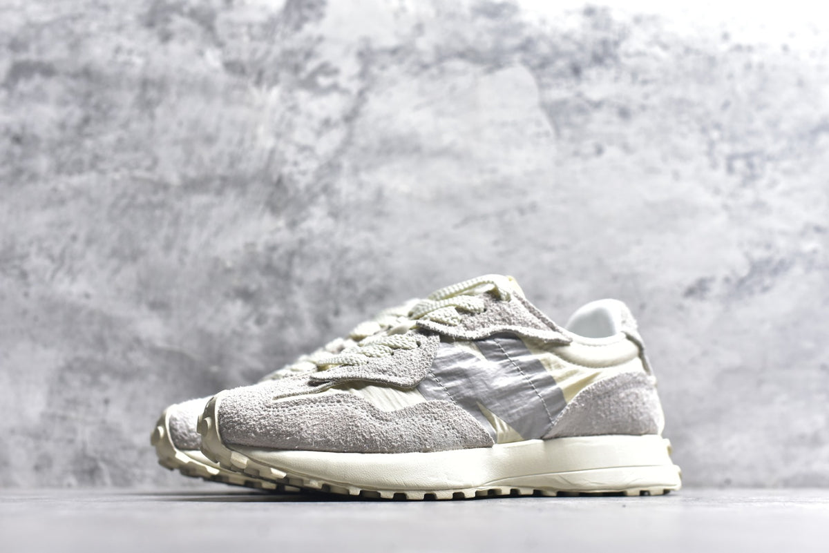 New Balance 327 Retro Running Sneaker U327WCC