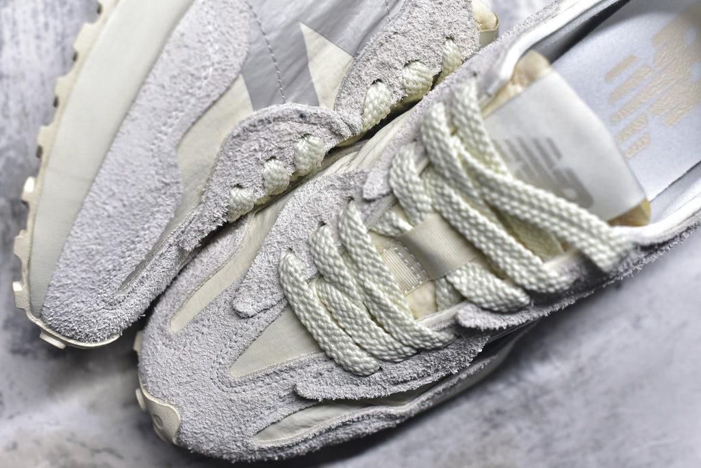 New Balance 327 Retro Running Sneaker U327WCC