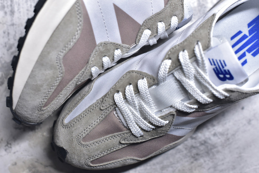New Balance 327 Retro Running Sneaker MS327MH1