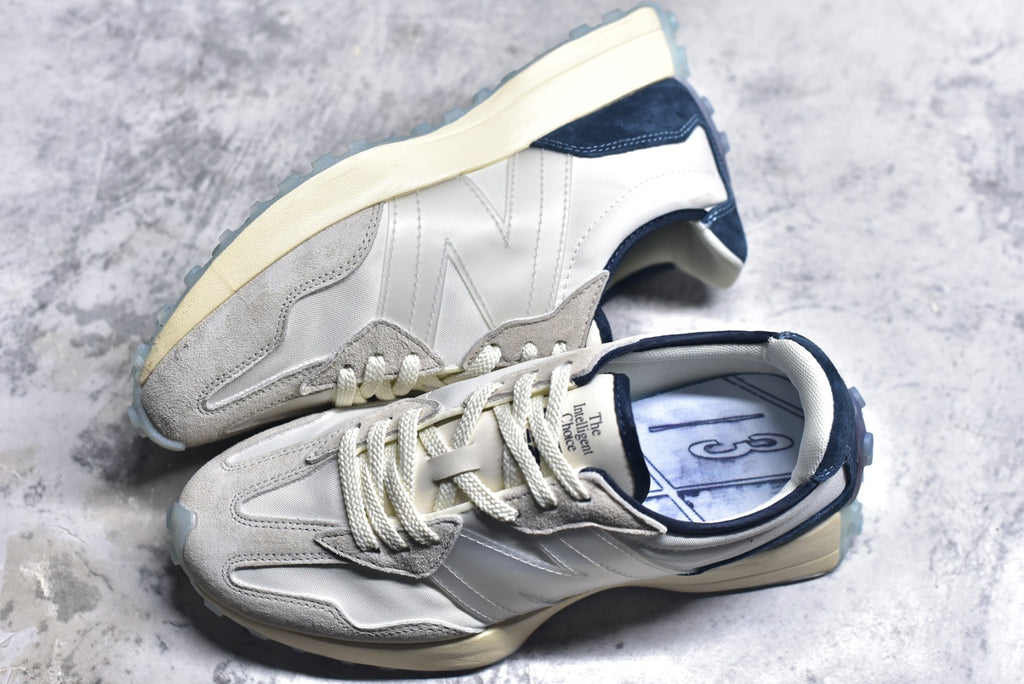 New Balance 327 Retro Running Sneaker MS327AAC