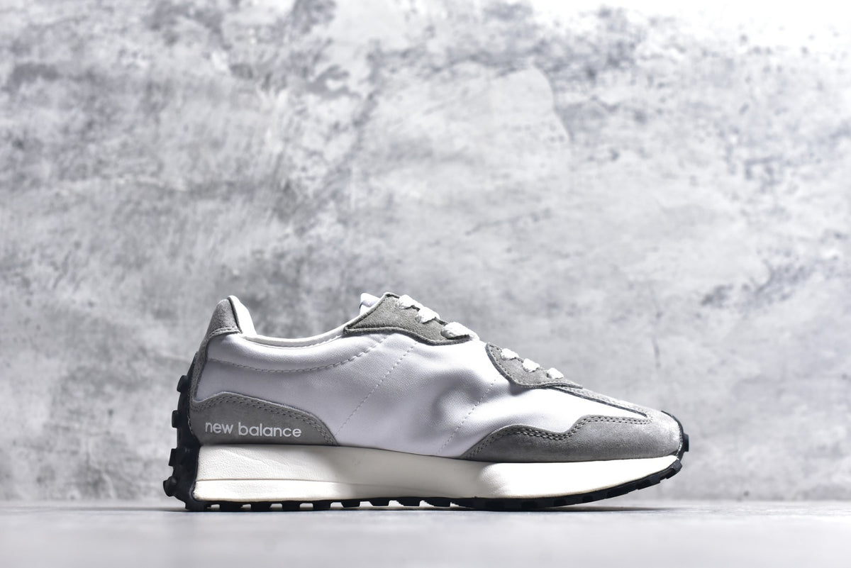 New Balance 327 Retro Running Sneaker MS327LAB
