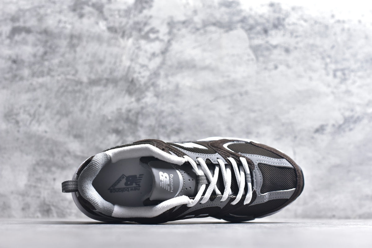 New Balance 530 Retro Running Sneaker MR530CL