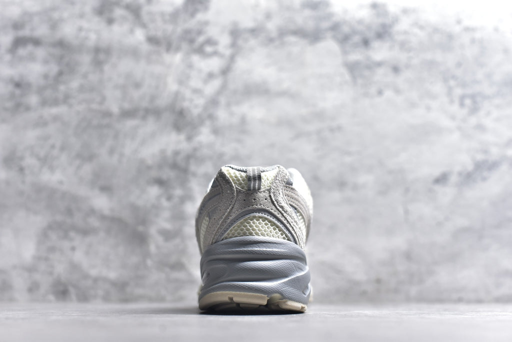 New Balance MR530MR Unisex Retro Running Sneaker
