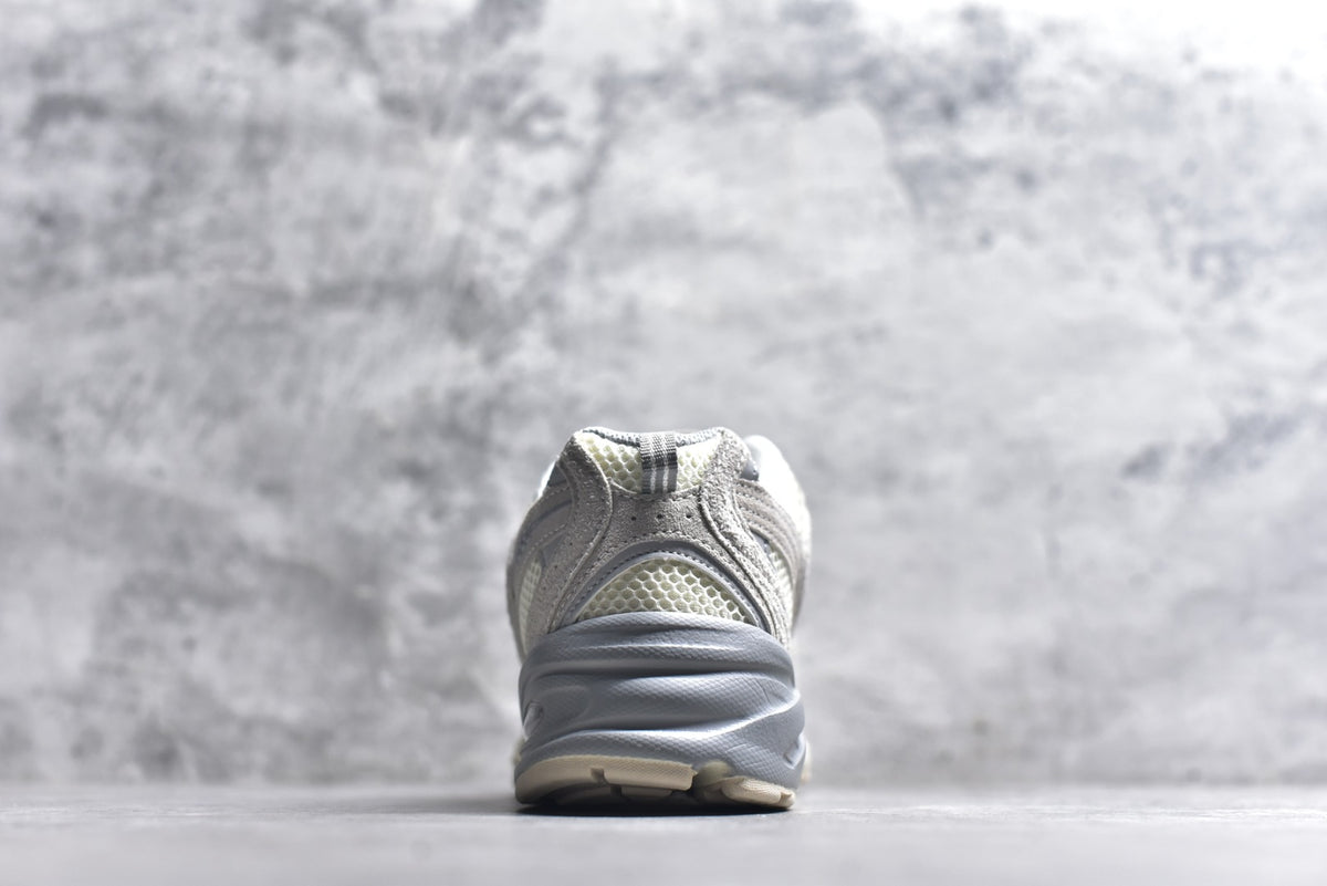New Balance MR530MR Unisex Retro Running Sneaker
