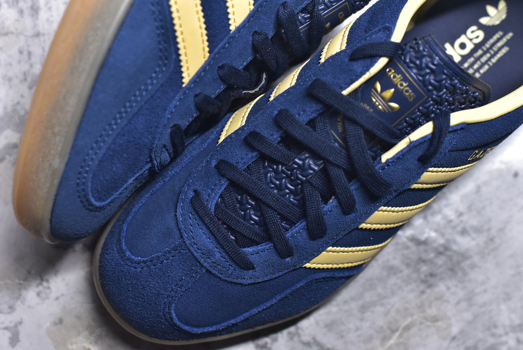 Adidas Originals Gazelle Indoor Unisex Lifestyle Sneaker — Navy / Cream