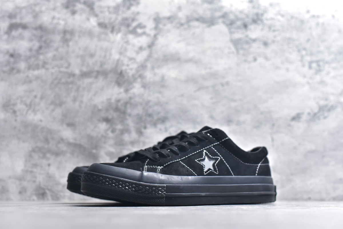 Converse One Star Suede OX Unisex Low-Top Lifestyle Sneaker