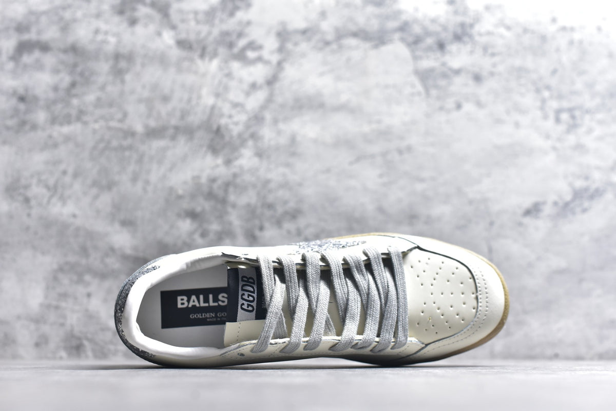 Golden Goose Super-Star Unisex Low-Top Distressed Leather Sneaker
