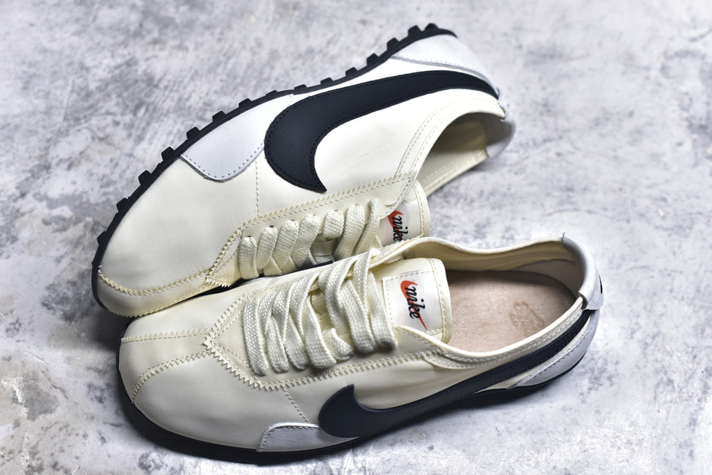 Nike Moon Shoe OG SP Unisex Lifestyle Sneaker