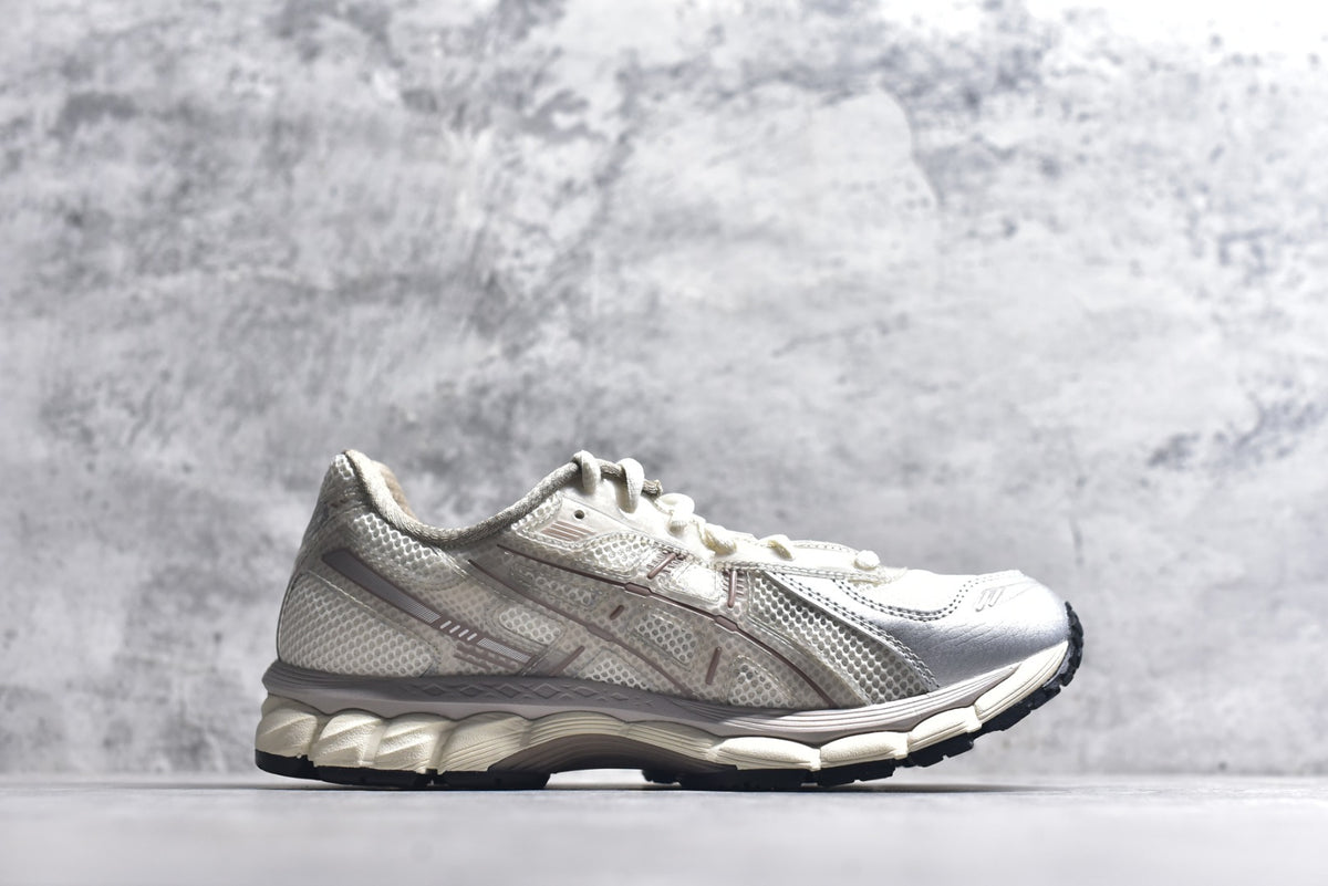 KITH x Asics Gel-Kayano 12.1 "Light Sage" Low-Top Running Sneaker | 1203B144