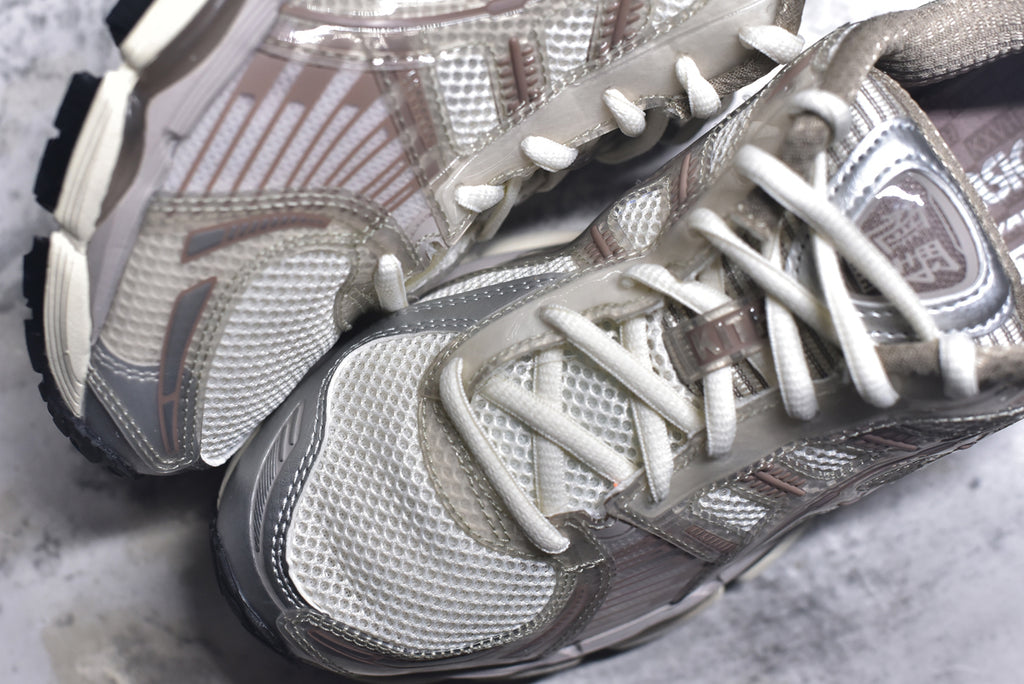 KITH x Asics Gel-Kayano 12.1 "Light Sage" Low-Top Running Sneaker | 1203B144
