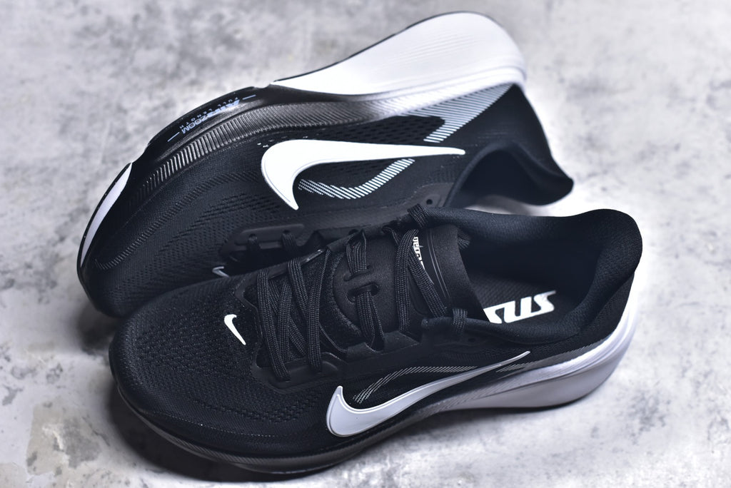 NIKE Pegasus 42 Low-Top Training & Running Shoes