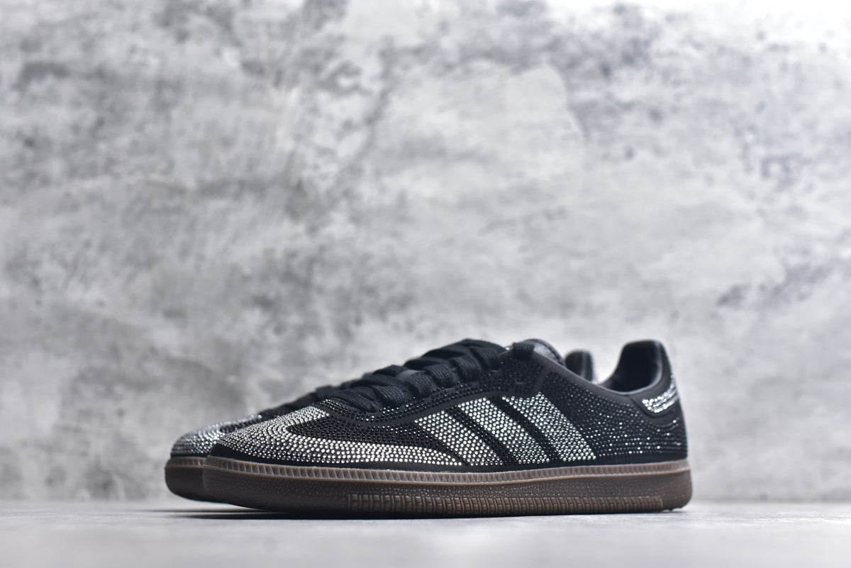 Adidas Originals Samba OG — Low-Top Classic Football-Inspired Sneakers