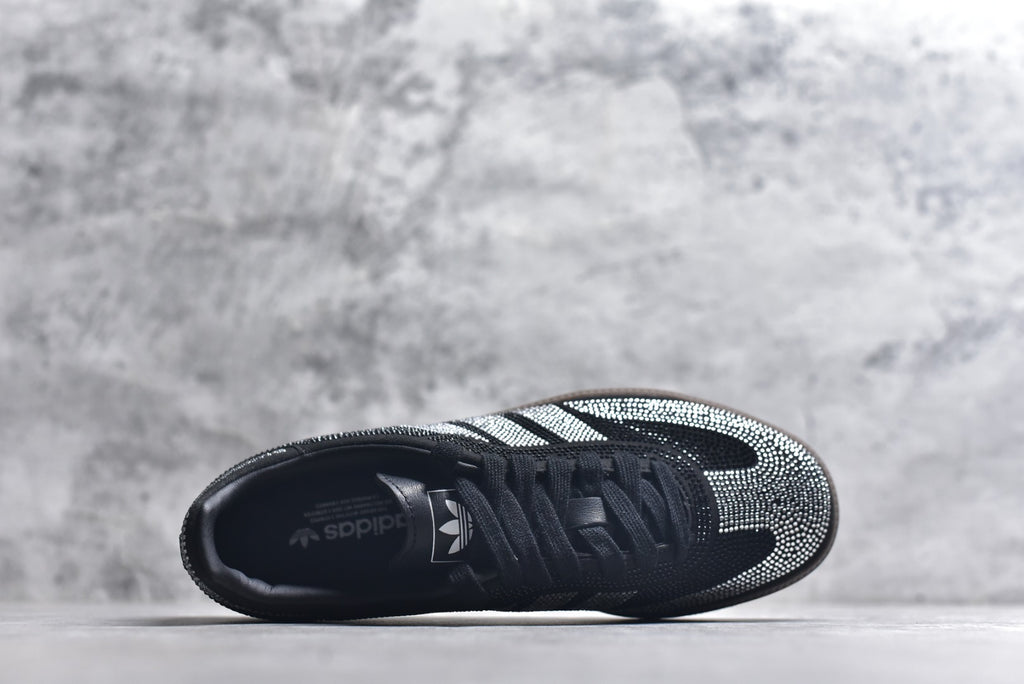 Adidas Originals Samba OG — Low-Top Classic Football-Inspired Sneakers