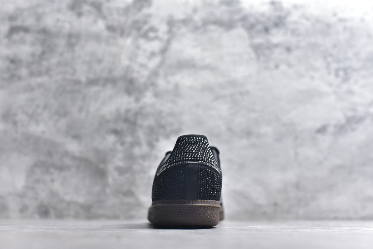 Adidas Originals Samba OG — Low-Top Classic Football-Inspired Sneakers