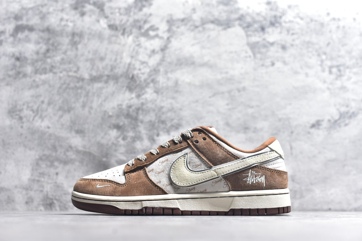 Nike Dunk Low Retro x Stüssy Anniversary Low-Top Sneakers | XX3168-601
