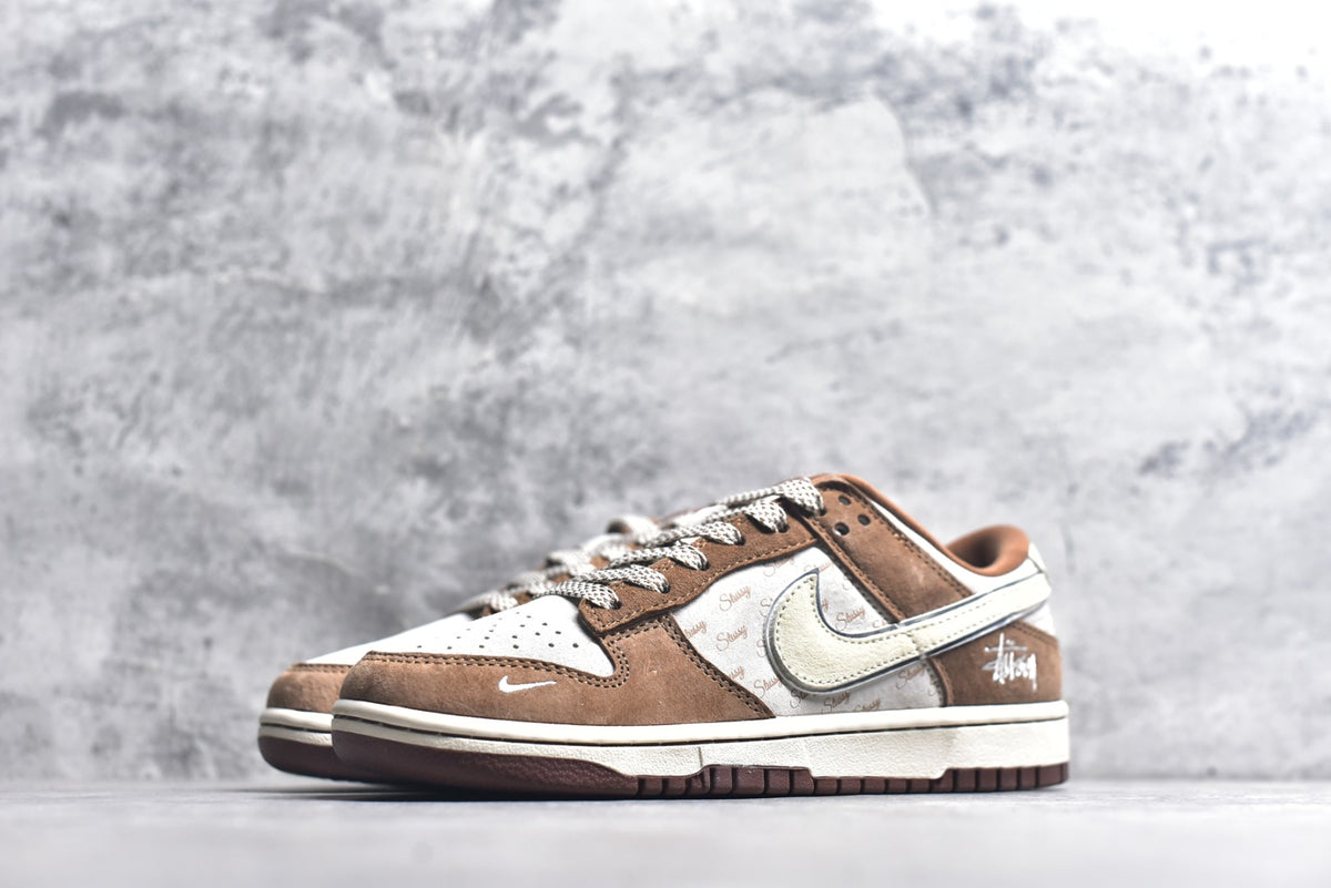 Nike Dunk Low Retro x Stüssy Anniversary Low-Top Sneakers | XX3168-601