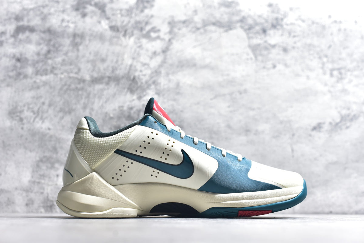 Caitlin Clark × Nike Zoom Kobe ZK5 Low-Top Basketball Sneakers | IZ1852-100 Sail Blue