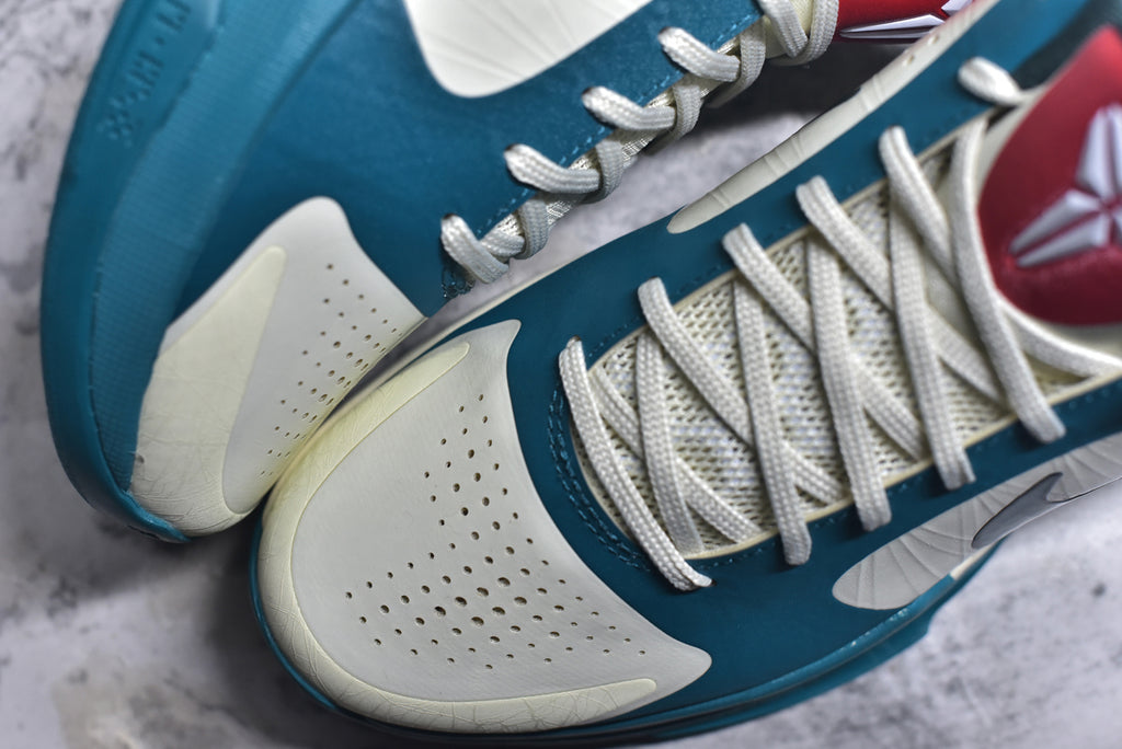 Caitlin Clark × Nike Zoom Kobe ZK5 Low-Top Basketball Sneakers | IZ1852-100 Sail Blue