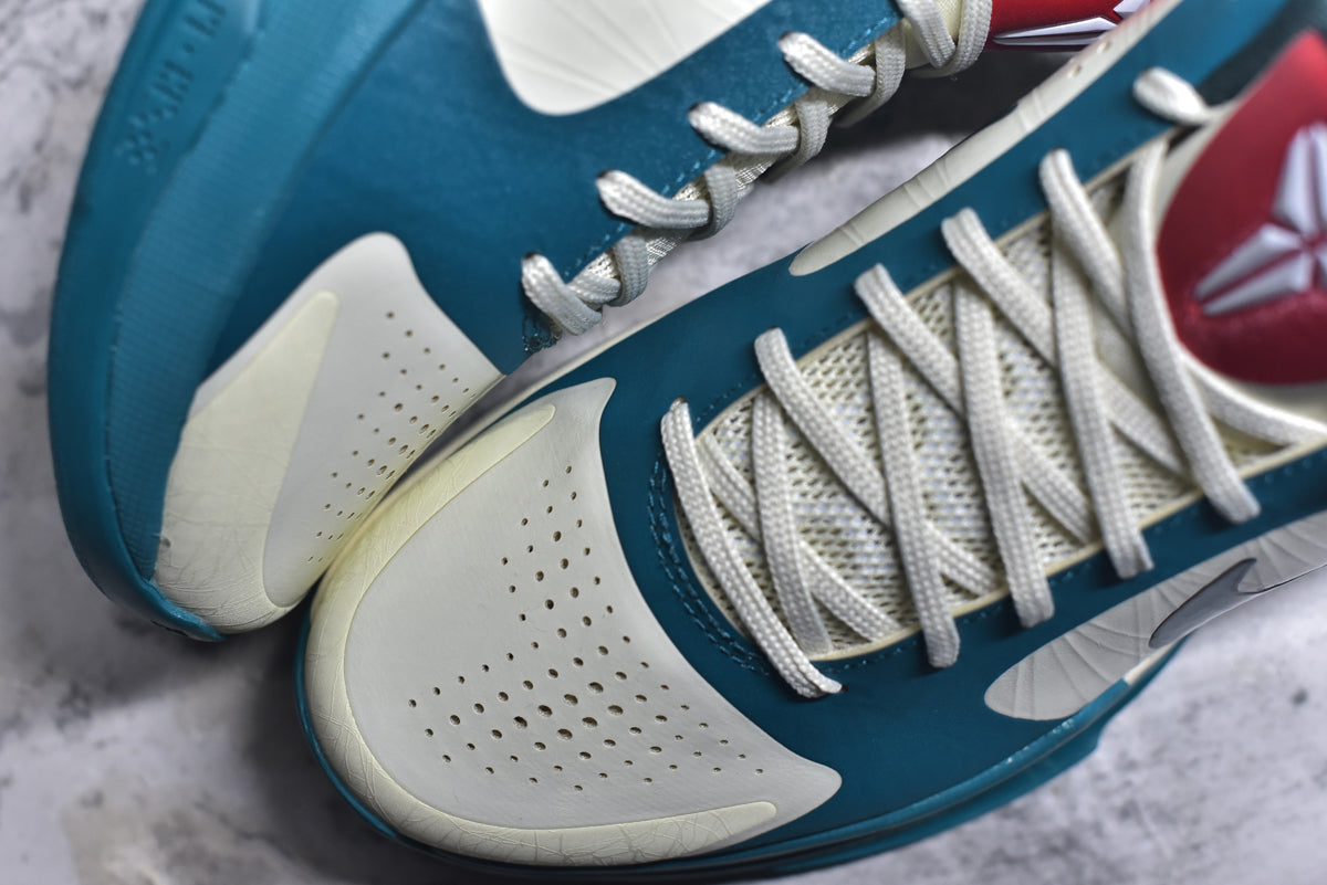 Caitlin Clark × Nike Zoom Kobe ZK5 Low-Top Basketball Sneakers | IZ1852-100 Sail Blue