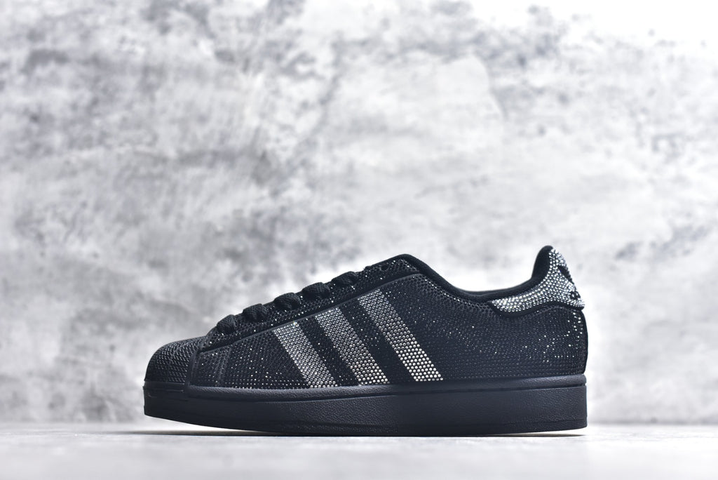 Adidas Originals Superstar 2 — Shell Toe Classic Low-Top Sneaker | Black & Silver | Unisex | IH4200