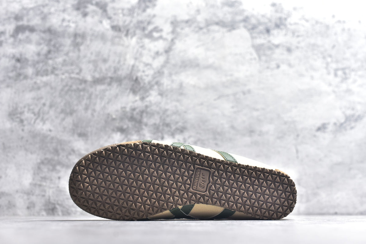 Onitsuka Tiger Mexico 66 Slip-On Unisex Canvas Sneaker | 1183A872-252